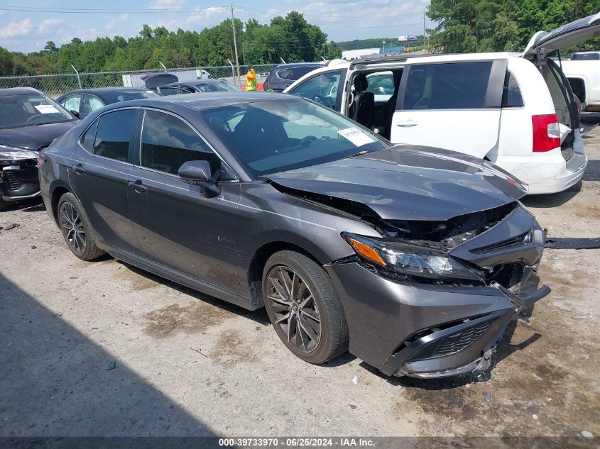 2022 TOYOTA CAMRY SE