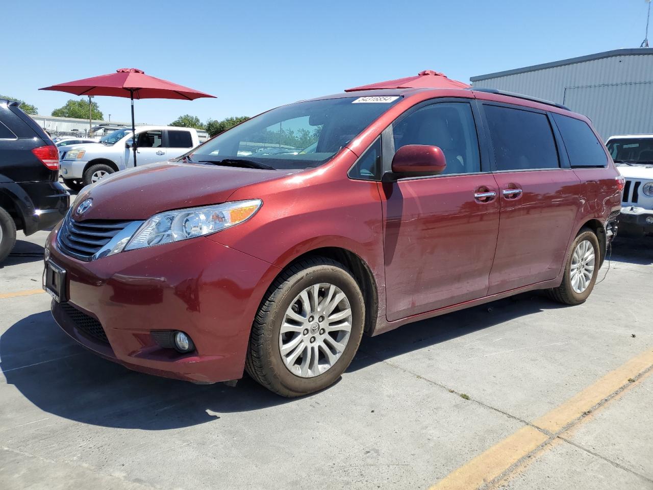 2015 TOYOTA SIENNA XLE