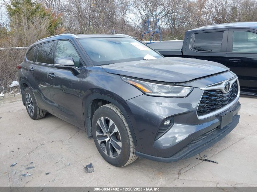 2021 TOYOTA HIGHLANDER XLE