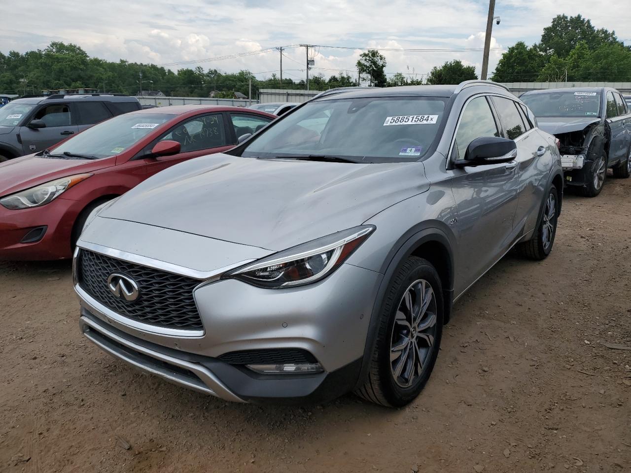 2017 INFINITI QX30 BASE