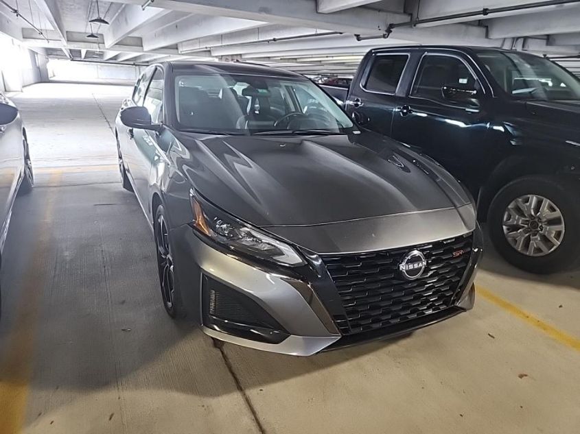 2023 NISSAN ALTIMA SR