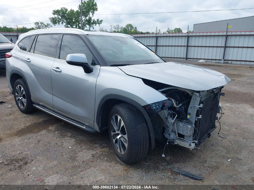 2021 TOYOTA HIGHLANDER XLE