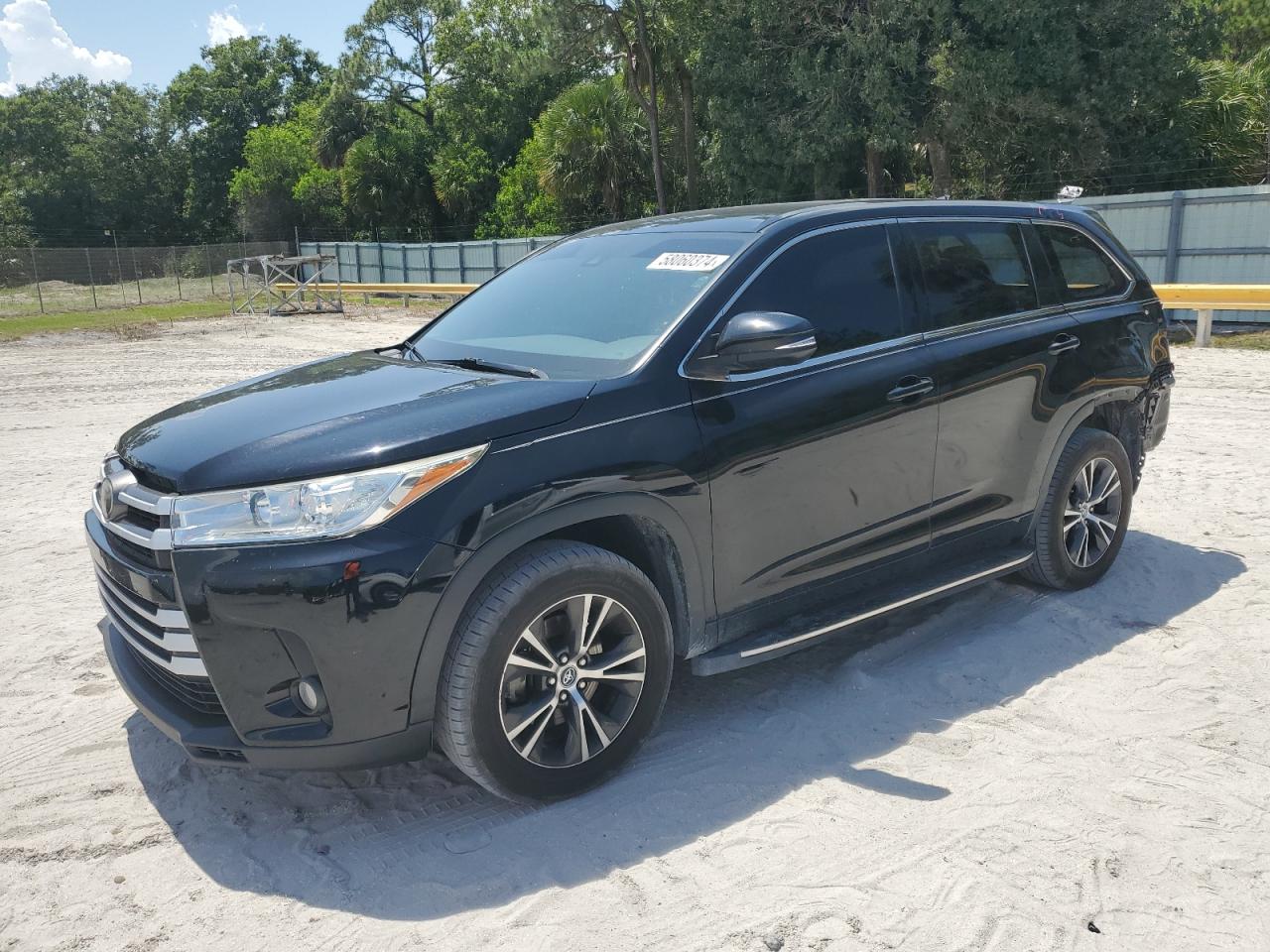 2017 TOYOTA HIGHLANDER LE