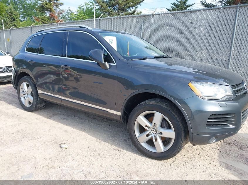 2014 VOLKSWAGEN TOUAREG 3.6L LUX