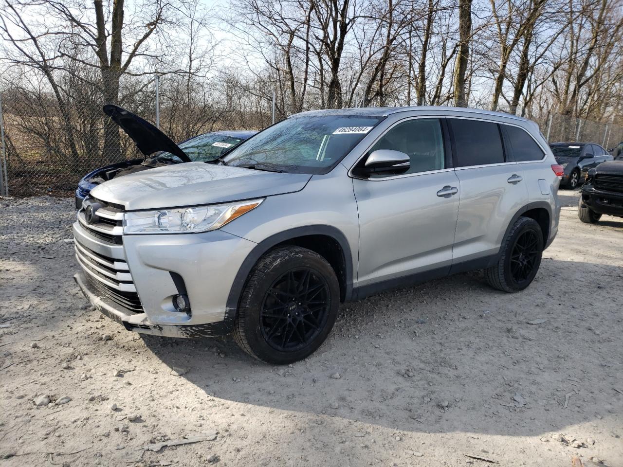 2019 TOYOTA HIGHLANDER SE