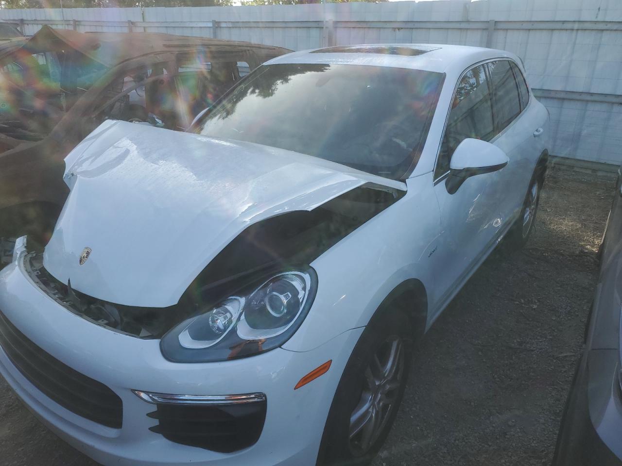 2015 PORSCHE CAYENNE