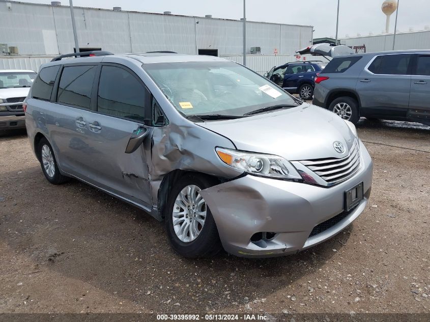 2017 TOYOTA SIENNA XLE PREMIUM 8 PASSENGER