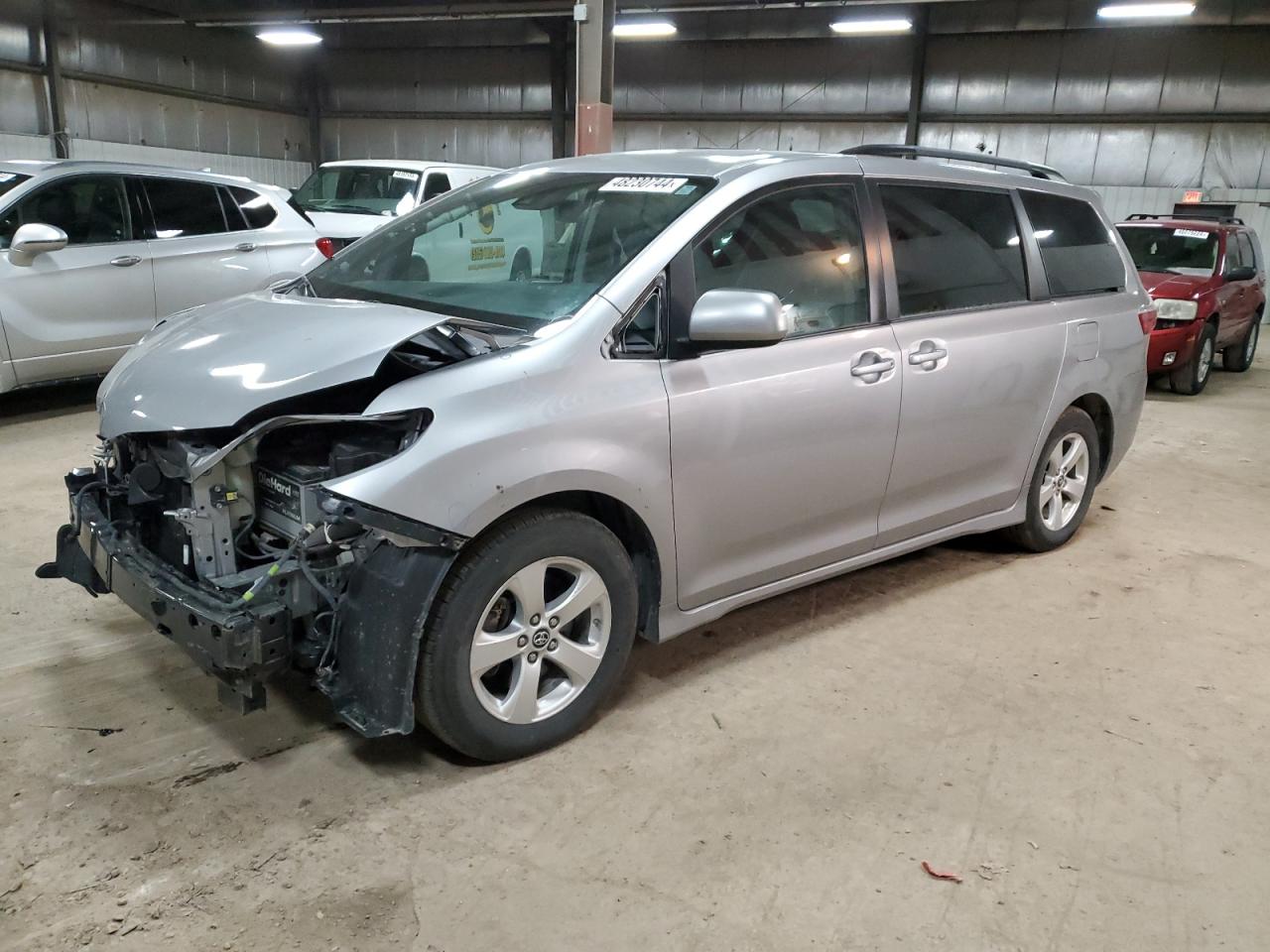 2018 TOYOTA SIENNA LE