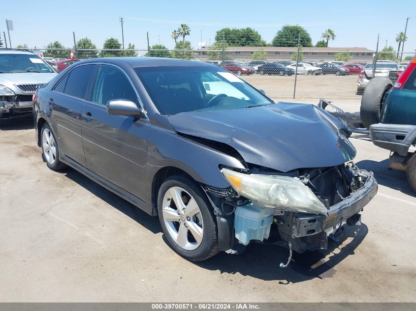 2011 TOYOTA CAMRY SE