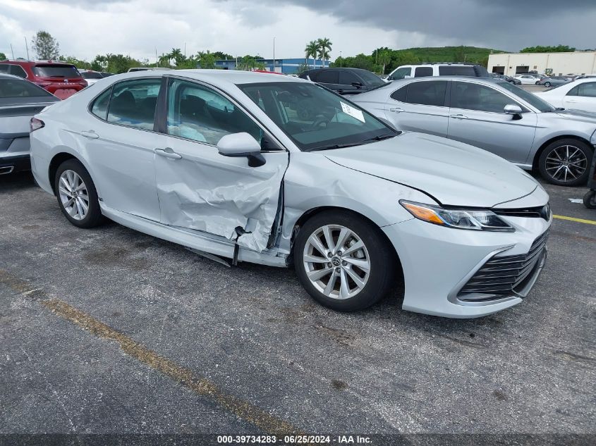 2022 TOYOTA CAMRY LE