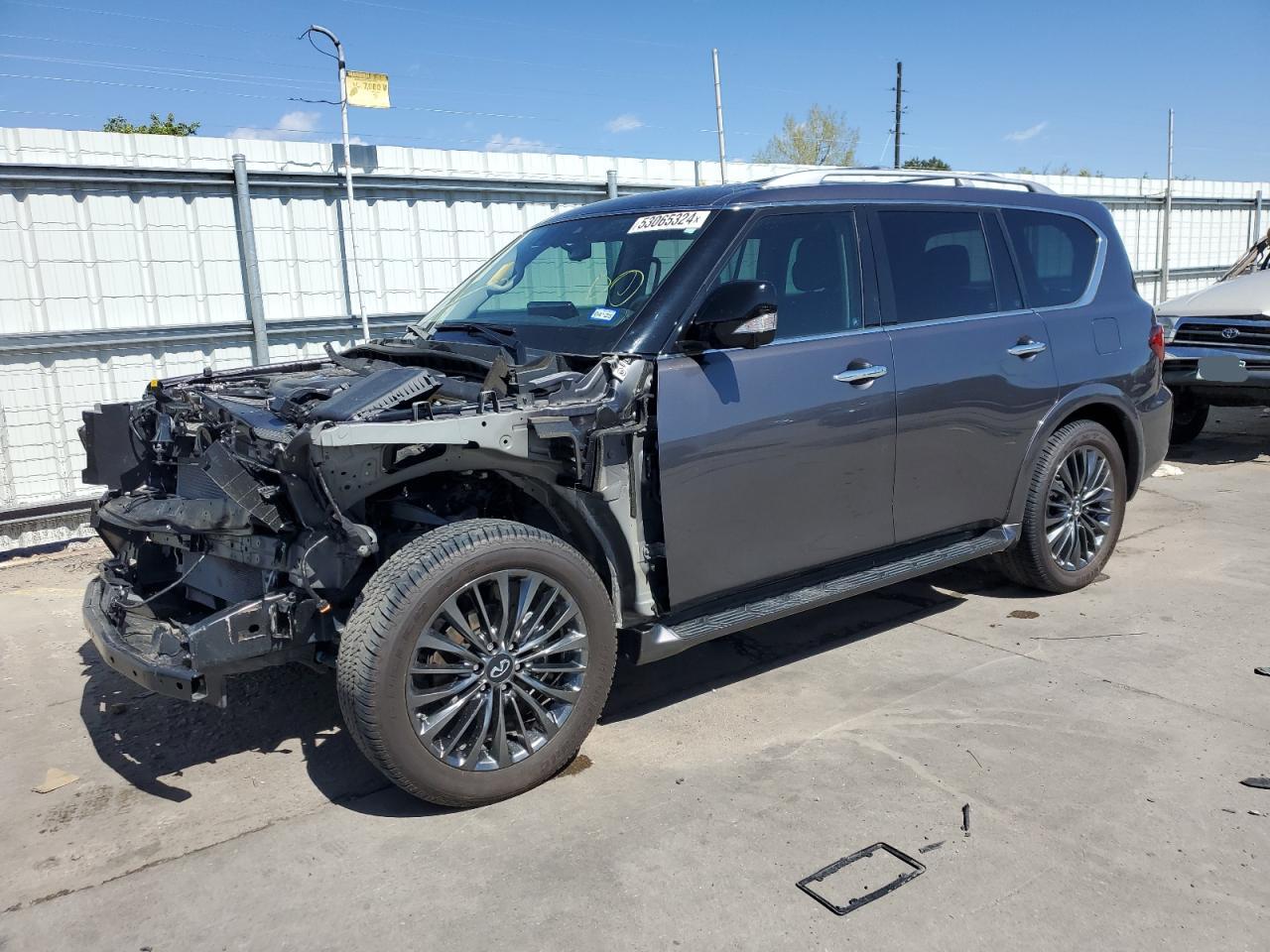 2022 INFINITI QX80 LUXE