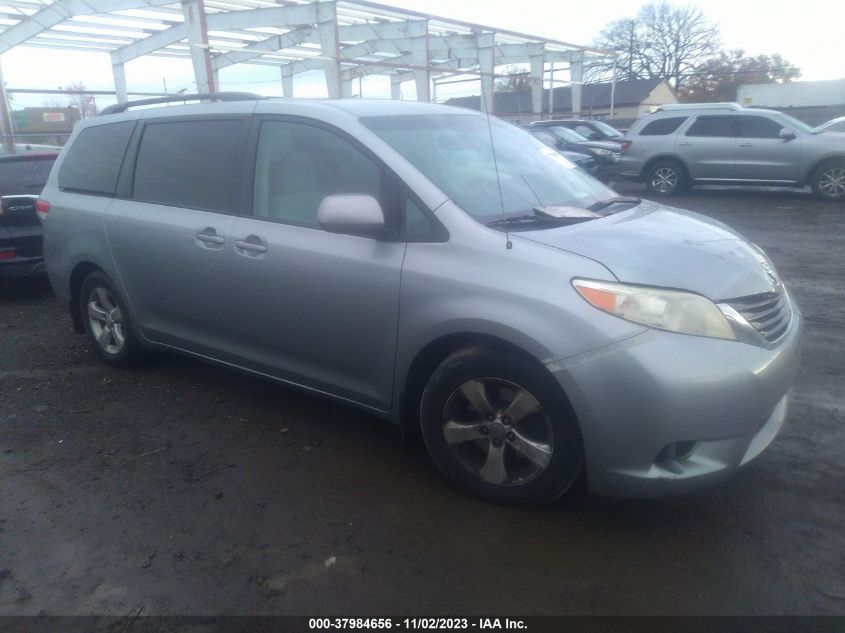 2011 TOYOTA SIENNA LE V6