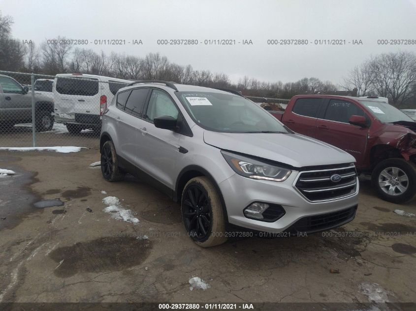 2017 FORD ESCAPE SE