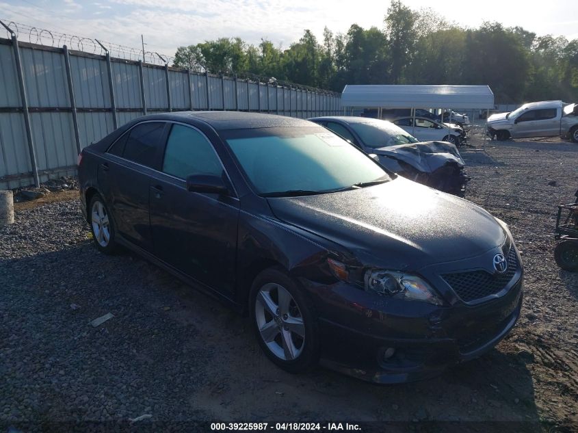 2011 TOYOTA CAMRY SE