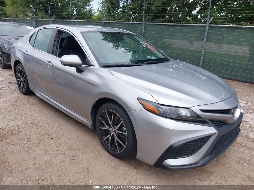 2022 TOYOTA CAMRY SE