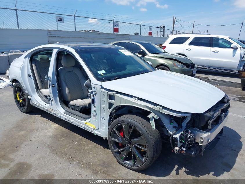 2022 GENESIS G70 3.3T RWD