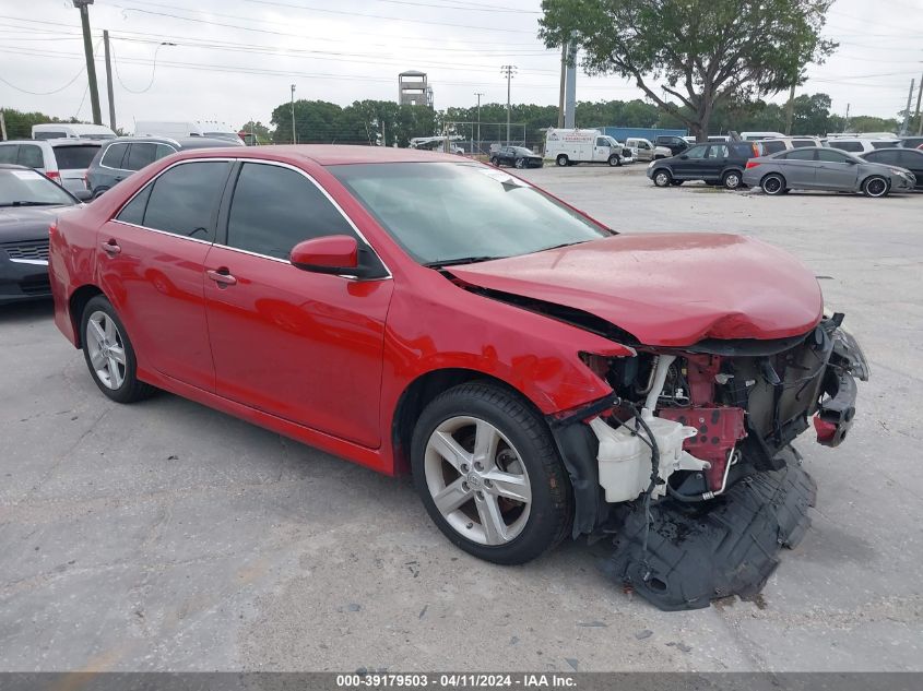 2014 TOYOTA CAMRY SE