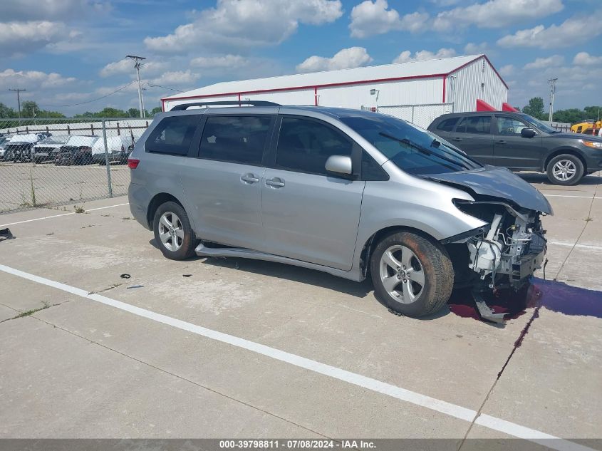 2018 TOYOTA SIENNA LE 8 PASSENGER