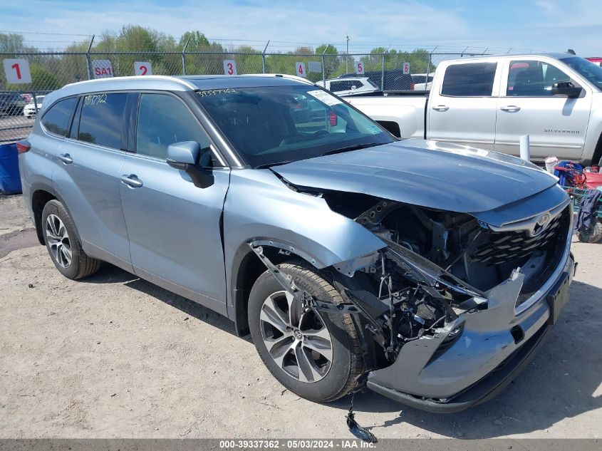 2022 TOYOTA HIGHLANDER XLE