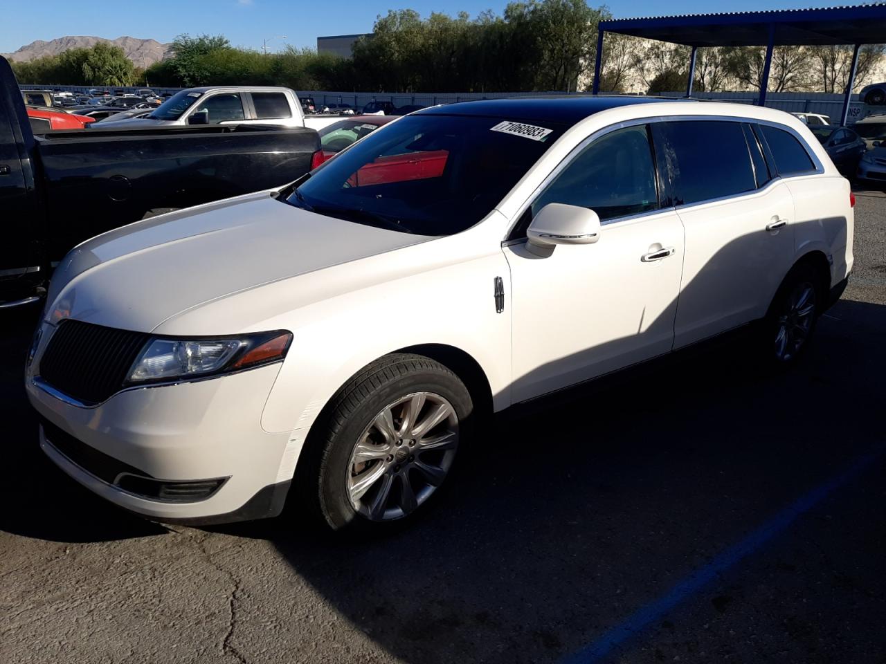 2016 LINCOLN MKT