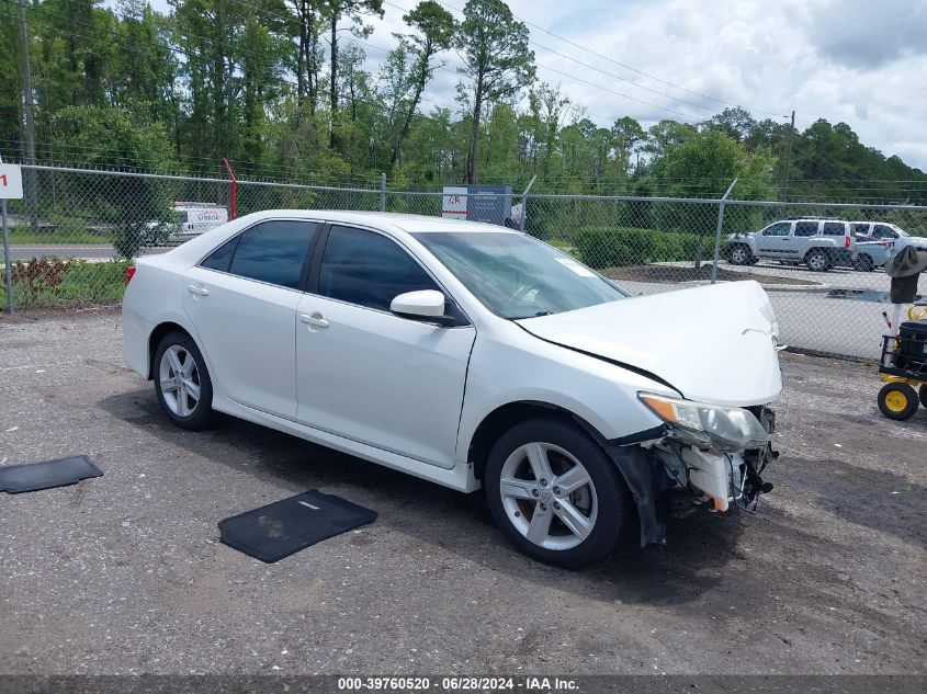 2014 TOYOTA CAMRY SE