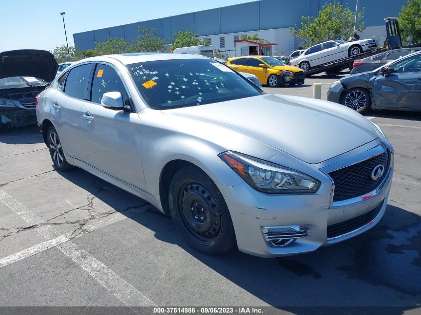 2018 INFINITI Q70 3.7 LUXE