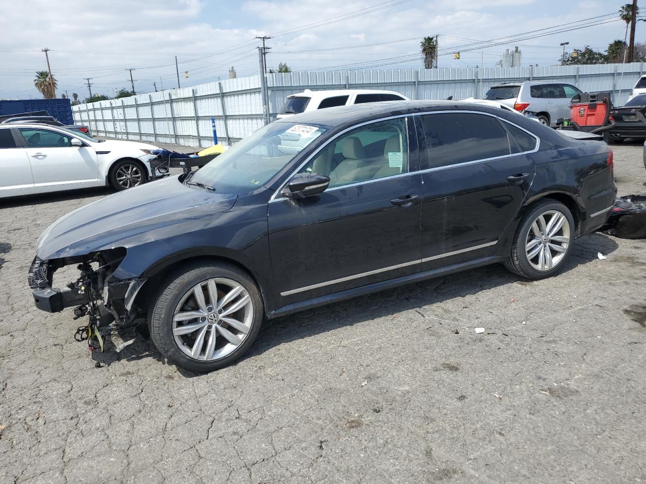 2018 VOLKSWAGEN PASSAT SEL PREMIUM