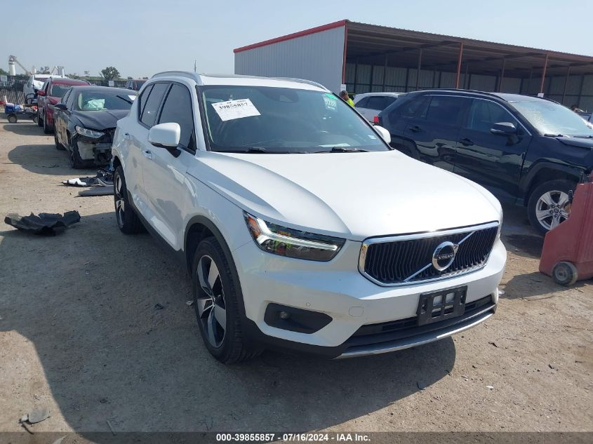 2021 VOLVO XC40 T5 MOMENTUM