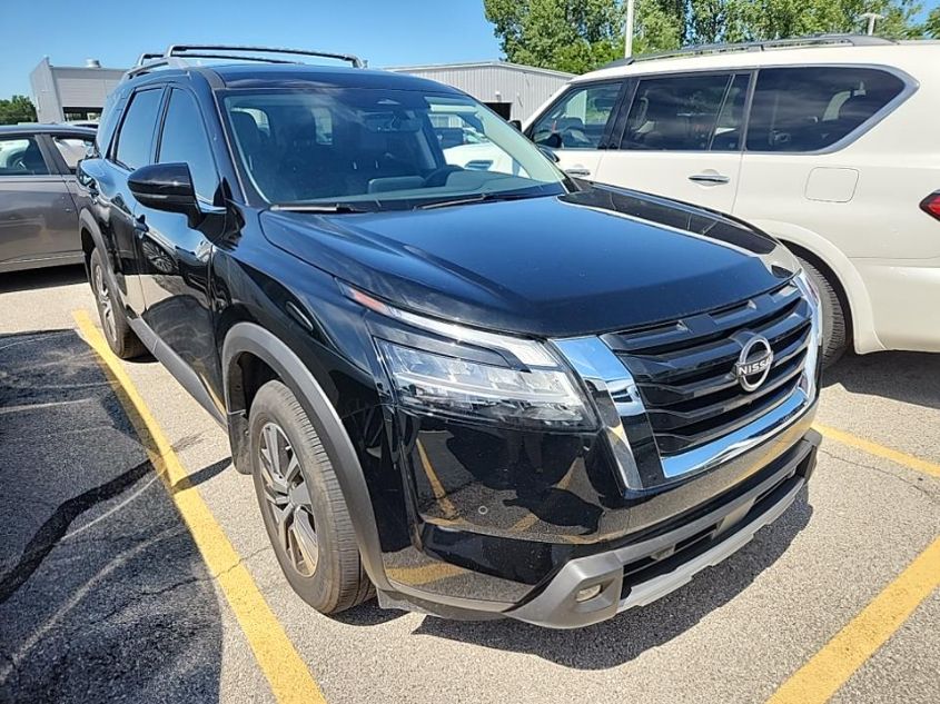 2023 NISSAN PATHFINDER SL