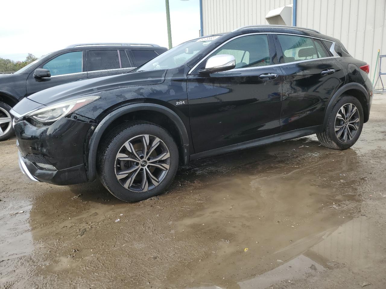 2017 INFINITI QX30 BASE