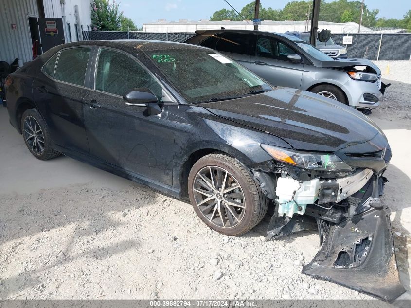 2022 TOYOTA CAMRY SE