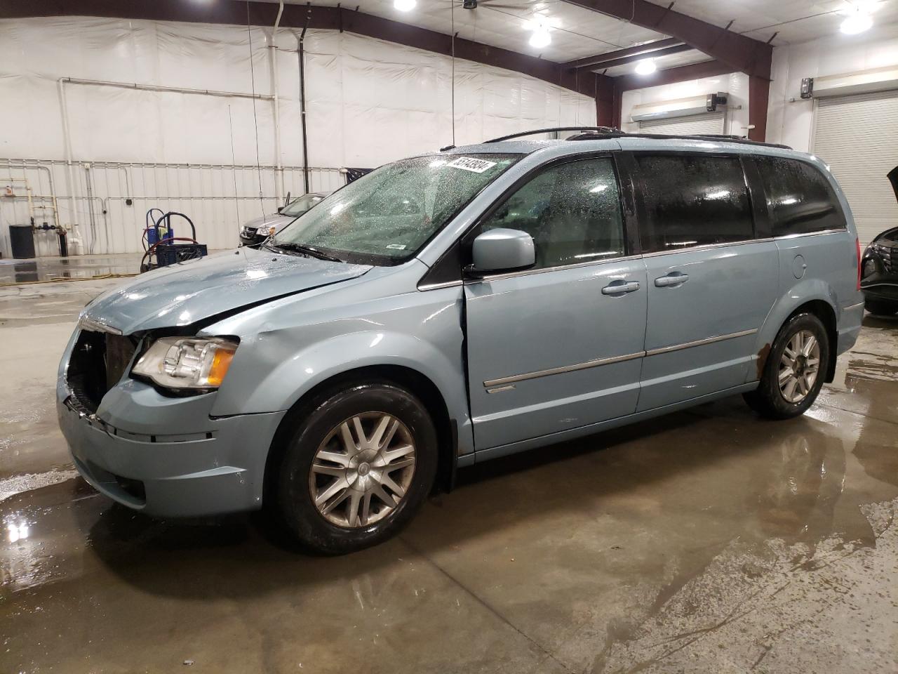 2010 CHRYSLER TOWN & COUNTRY TOURING