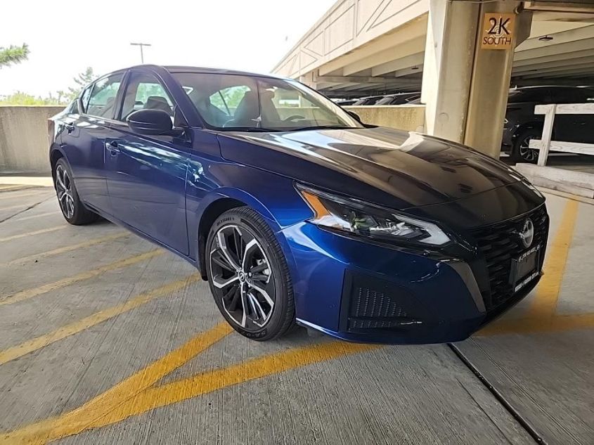 2023 NISSAN ALTIMA SR