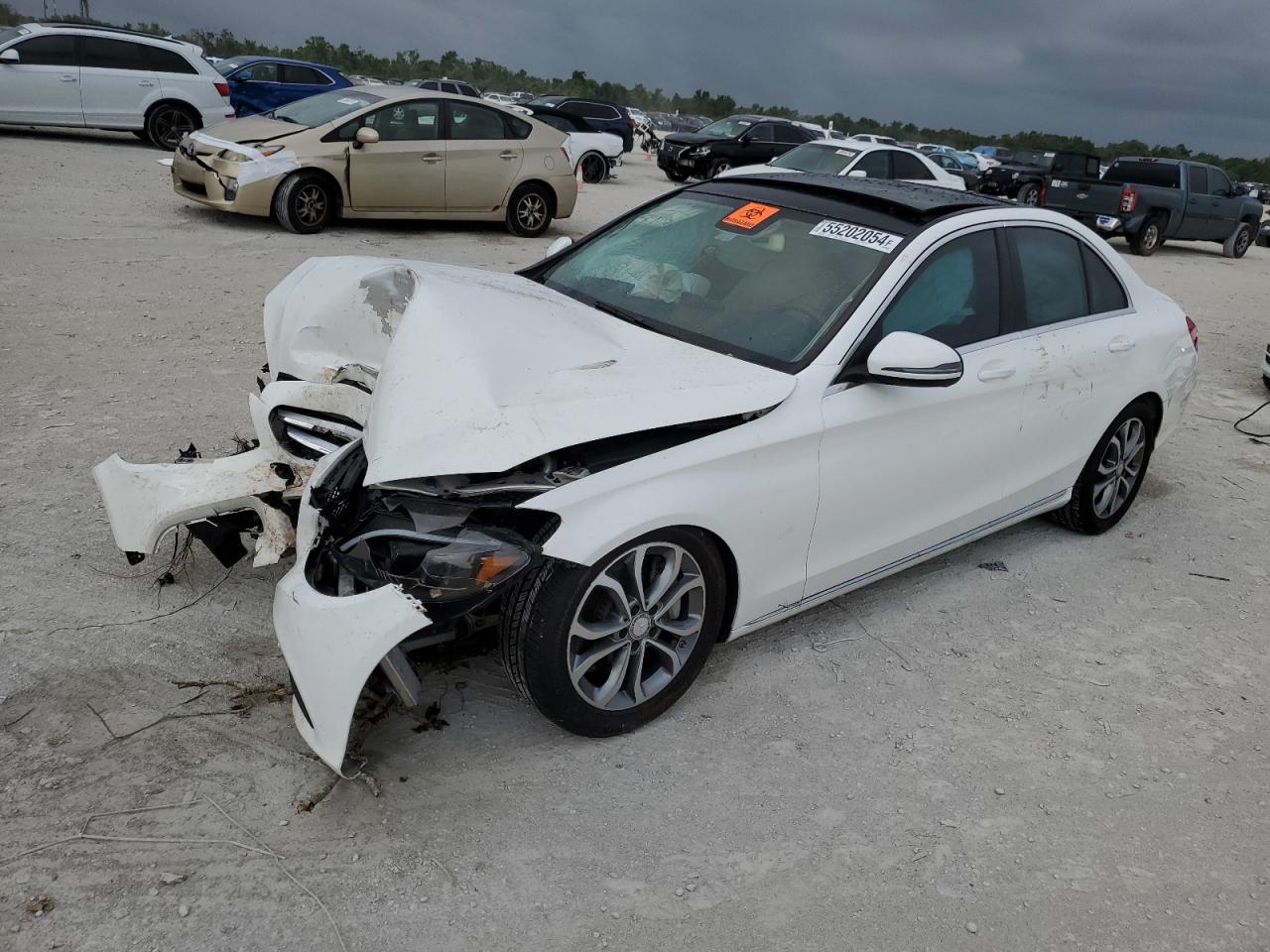 2016 MERCEDES-BENZ C 300