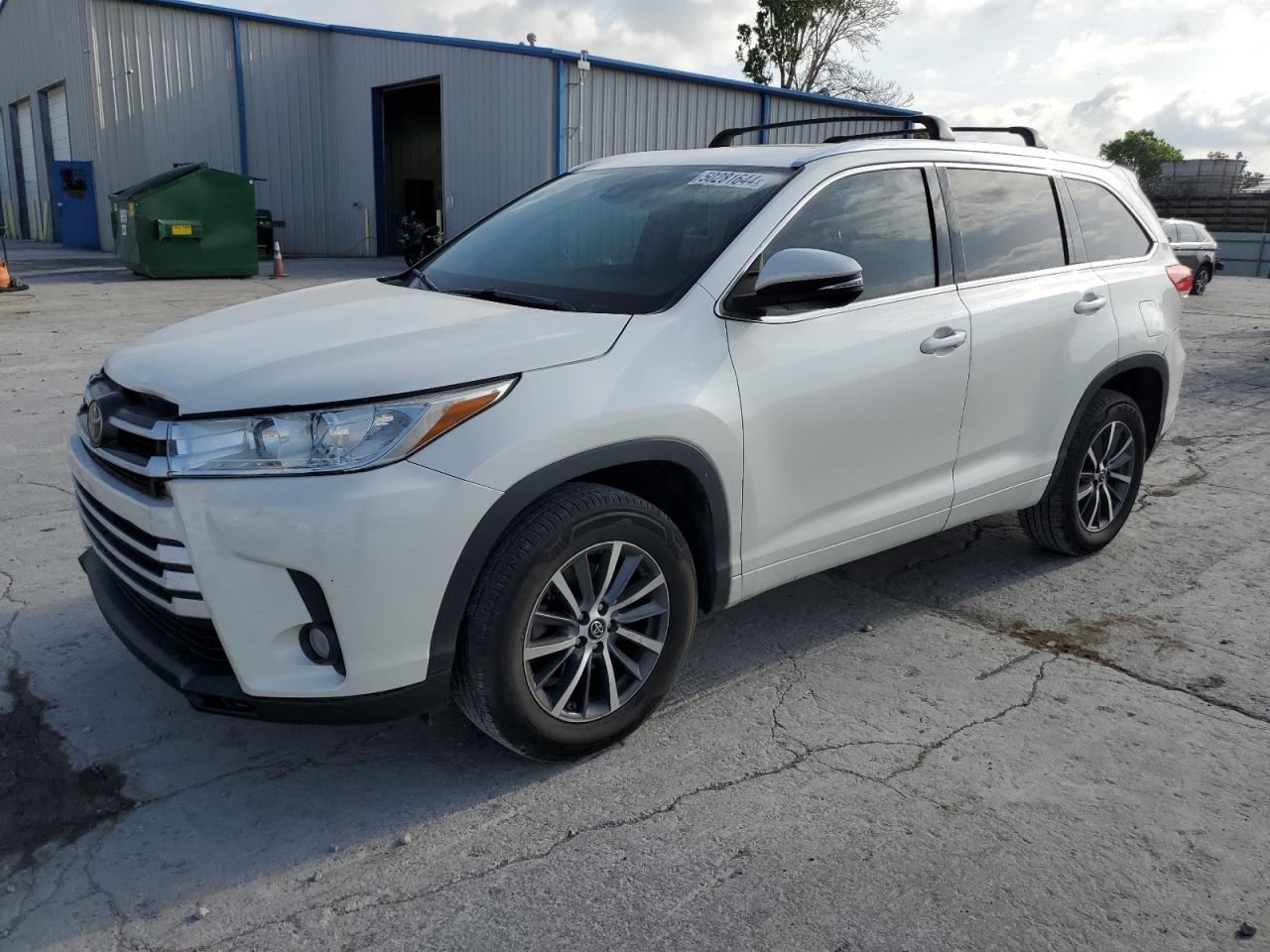 2018 TOYOTA HIGHLANDER SE