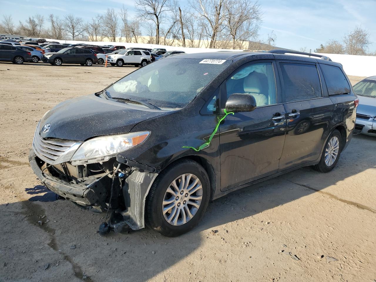 2015 TOYOTA SIENNA XLE