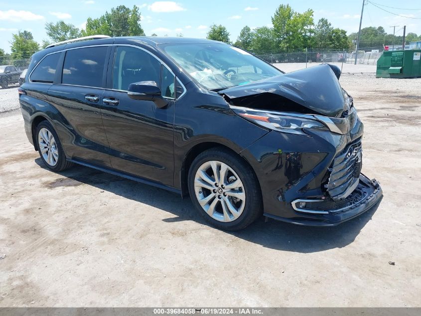 2022 TOYOTA SIENNA PLATINUM