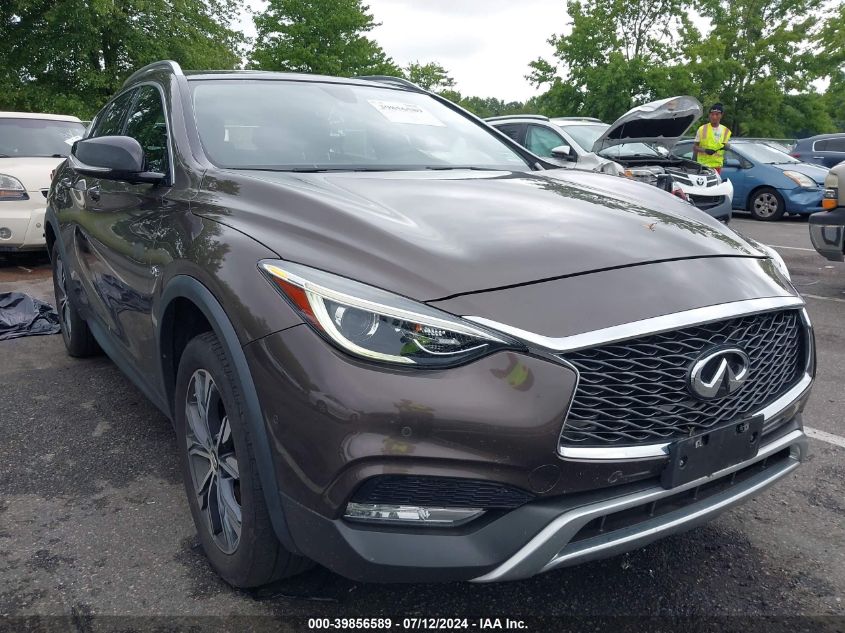 2017 INFINITI QX30 LUXURY/PREMIUM