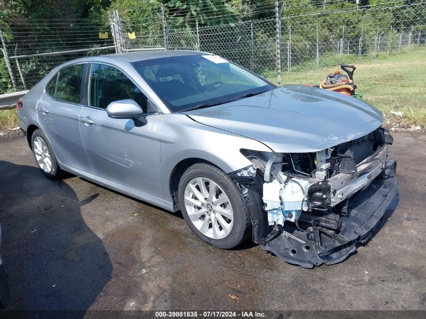 2018 TOYOTA CAMRY LE