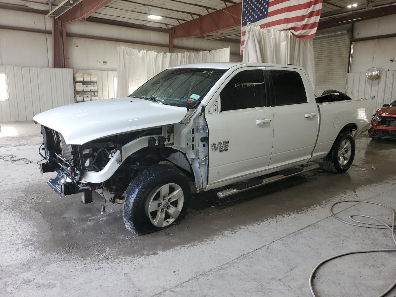 2019 RAM 1500 CLASSIC SLT