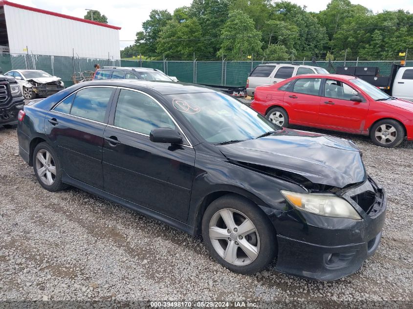 2011 TOYOTA CAMRY SE