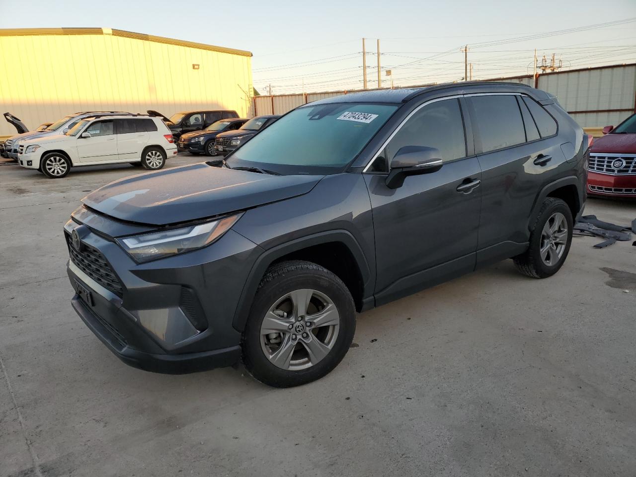 2023 TOYOTA RAV4 XLE