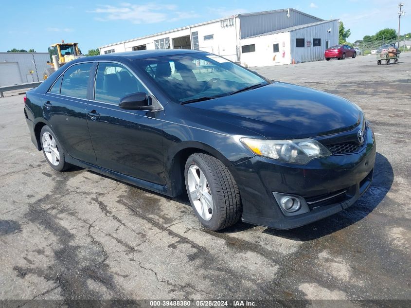 2014 TOYOTA CAMRY SE