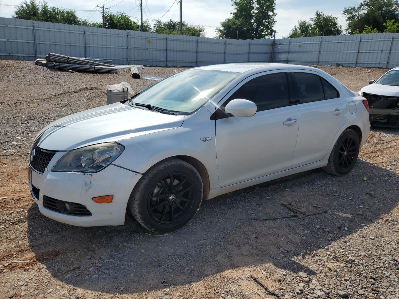 2012 SUZUKI KIZASHI SE