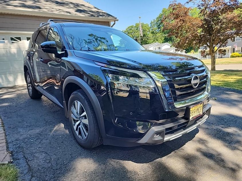 2023 NISSAN PATHFINDER SL