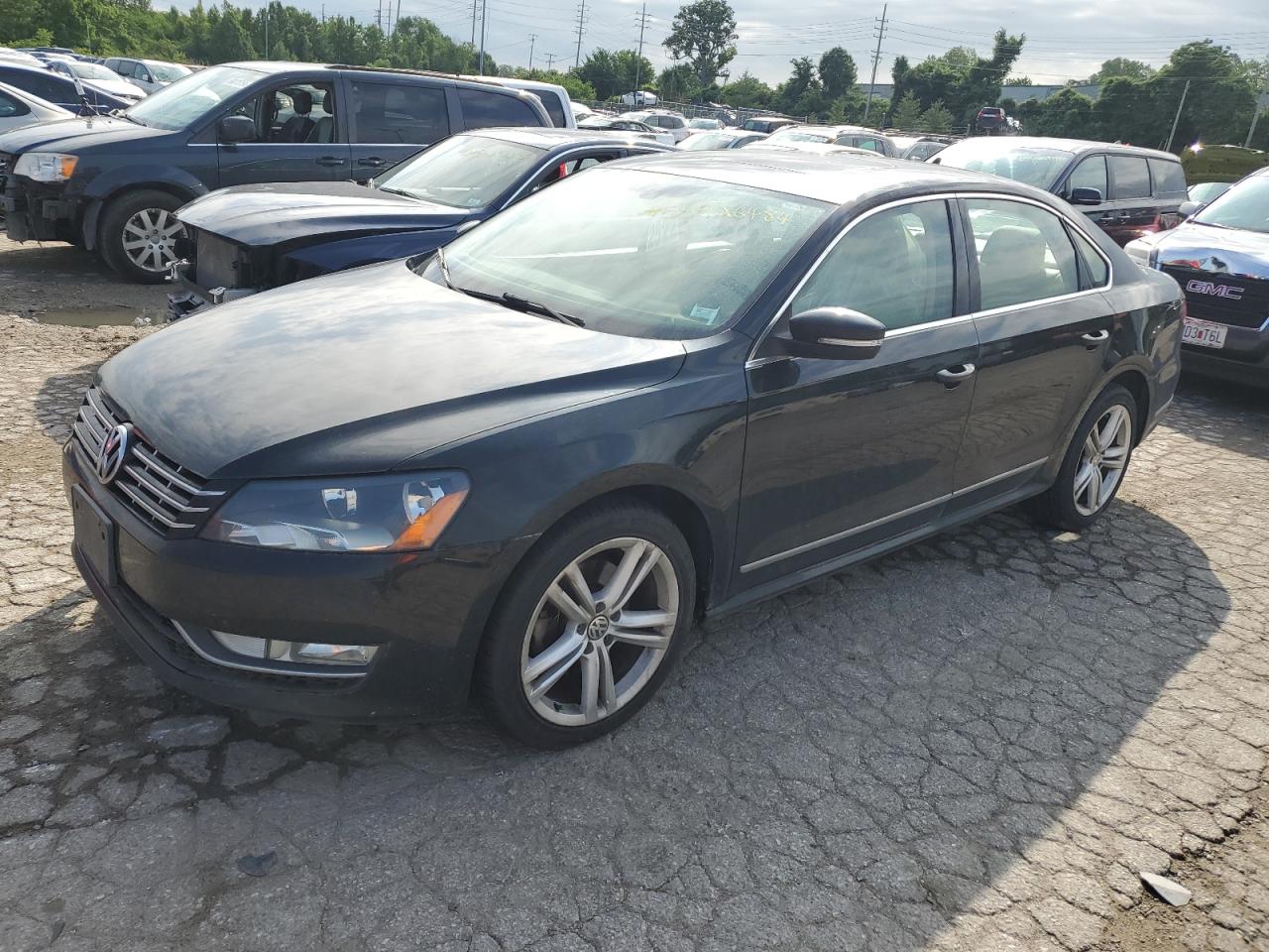 2013 VOLKSWAGEN PASSAT SE