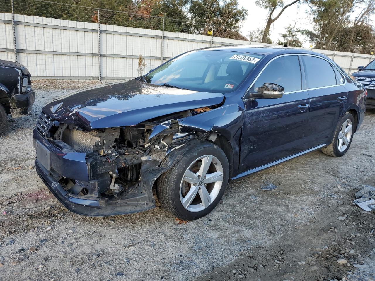 2013 VOLKSWAGEN PASSAT SE