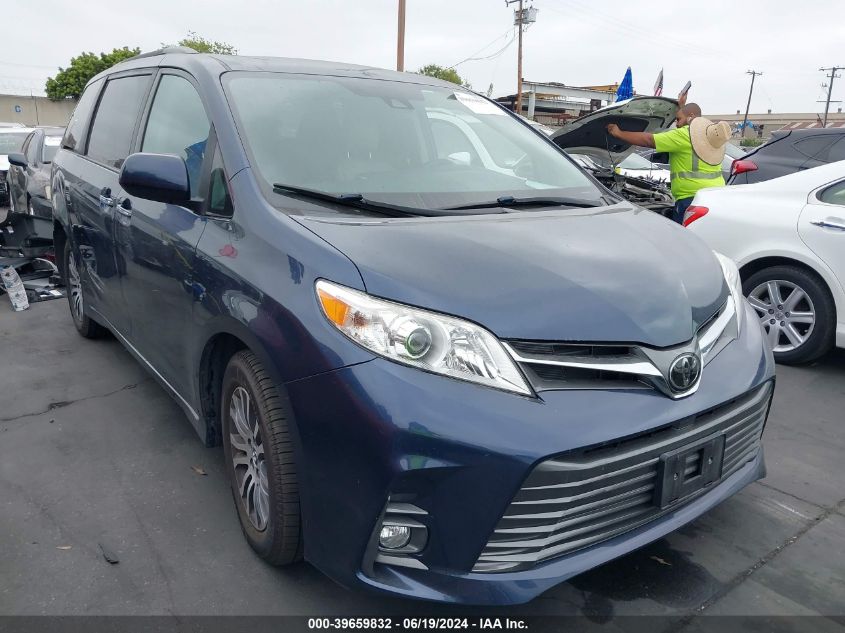 2020 TOYOTA SIENNA XLE