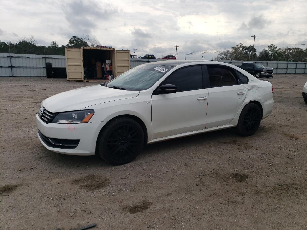 2013 VOLKSWAGEN PASSAT S