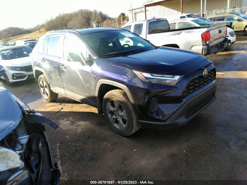 2022 TOYOTA RAV4 XLE